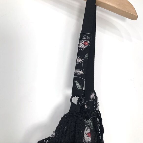 Torrid Black Floral Print Georgette Flowy Lace Trim Cami Tank Top - Picture 13 of 16